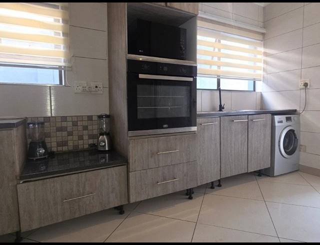 4 BEDROOM HOUSE FOR SALE IN SOUTH CREST